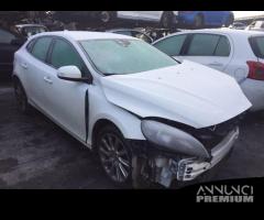 Volvo v40 2012