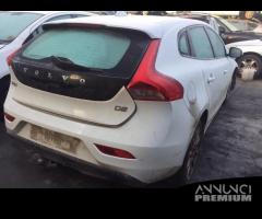 Volvo v40 2012