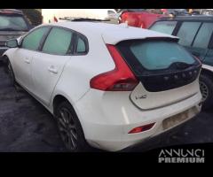 Volvo v40 2012