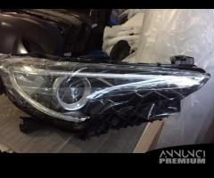 Faro dx di alfa romeo stelvio