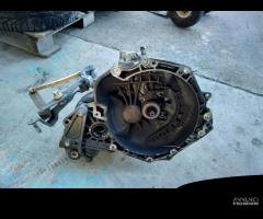 Cambio usato Opel Corsa D 1.2 - 4