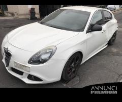 Alfa romeo giuletta 2013 - 1