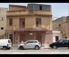 Castelvetrano casa indipendente 6,5 vani su 2 live