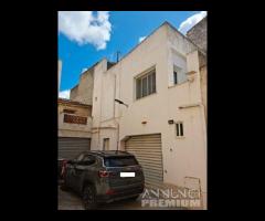 Castelvetrano casa indipendente con garage in cen