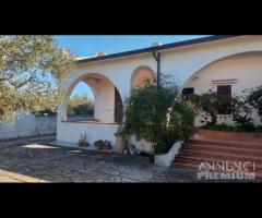 Selinunte villa bifamiliare con garage e giardino