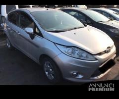 Ford fiesta 2010 - 1