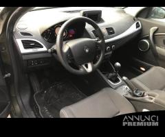 Renault megane 2010 - 5