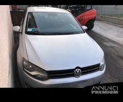 VOLKSWAGEN POLO 2011