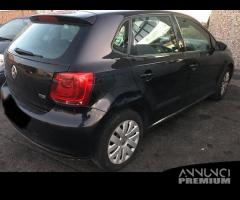 VOLKSWAGEN POLO 2011