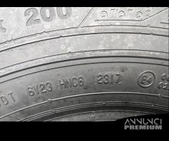 2 gomme usate 205 75 R 16C 113/111 R CONTINENTAL