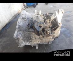 Cambio usato Volvo V50 2.0 6M - 4