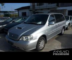 Kia Carnival ricambi usati