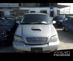 Kia Carnival ricambi usati