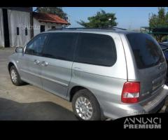 Kia Carnival ricambi usati