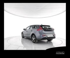 VOLVO V40 D2 Business