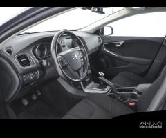 VOLVO V40 D2 Business - 8