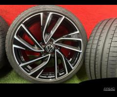 Cerchi VW 19 Golf 8 Adelaide Gomme Estive 235 35 1