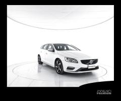 VOLVO V60 D2 Geartronic R-design - AUTOCARRO N1