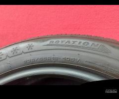 235 55 19 Gomme Invernali Dunlop 95% 235 55R19 - 4