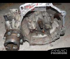 Cambio manuale 5 marce 02R301 Volkswagen Polo IV - 2