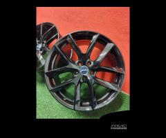 Cerchi Tesla Model 3 Gomme Invernali 235 40 19