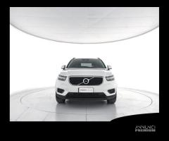 VOLVO XC40 T3 Momentum