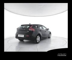 VOLVO V40 D2 Momentum - 3