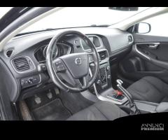 VOLVO V40 D2 Momentum - 8