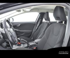 VOLVO V40 D2 Momentum - 9