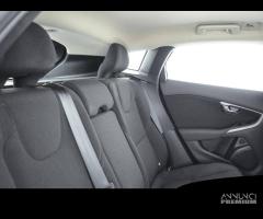 VOLVO V40 D2 Momentum - 11