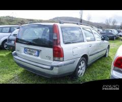 VOLVO V70 2.4 D5 20V cat- PER OPERATORI DEL SETT - 3