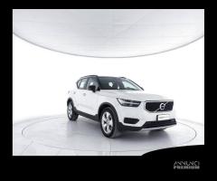 VOLVO XC40 D3 Momentum - AUTOCARRO N1 - 2