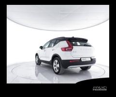 VOLVO XC40 D3 Momentum - AUTOCARRO N1 - 4