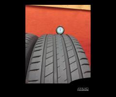 235 60 18 Gomme Estive 75% Michelin 235 60R18