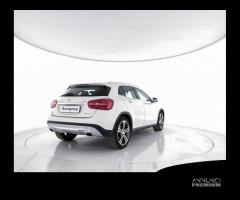 MERCEDES-BENZ GLA 220 CDI Automatic