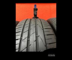 235 60 18 - 255 55 18 Gomme Estive Porsche Macan