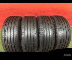 215 50 18 Gomme Estive 2019 90% Bridgest 215 50R18