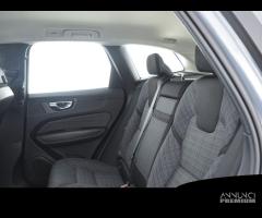 VOLVO XC60 B4 automatico Core - 10