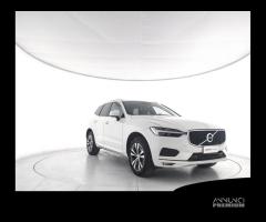 VOLVO XC60 B4 Geartronic Momentum Pro