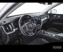 VOLVO XC60 B4 Geartronic Momentum Pro - 8