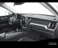 VOLVO XC60 B4 Geartronic Momentum Pro - 12