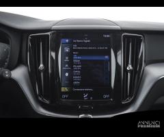 VOLVO XC60 B4 Geartronic Momentum Pro - 14