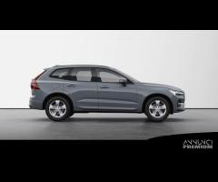 VOLVO XC60 Mild Hybrid B4 AWD automatico Essent