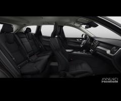 VOLVO XC60 Mild Hybrid B4 AWD automatico Essent - 6