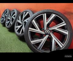 Cerchi VW Golf 8 7 GTE GTI GTD R Gomme 225 40 18