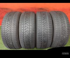 235 60 18 Gomme Invernali 60% Pirelli 235 60R18