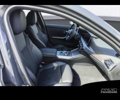 BMW 320 Serie 3 d Berlina Innovation Comfort Msp - 11