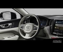 VOLVO XC60 B4 mild hybrid Benzina Plus Dark - 13