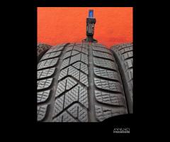 215 45 17 Gomme Invernali 95% Pirelli 215 45R17 - 3