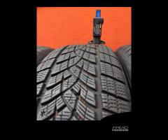 235 60 18 Gomme Invernal 80-90% GoodYear 235 60R18